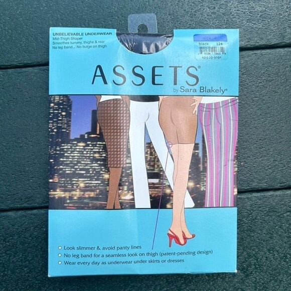 NIP Assets by Sara Blakely Size 4 Black Unbelievable Underwear Mid-Thigh‎ Shaper - Picture 1 of 7